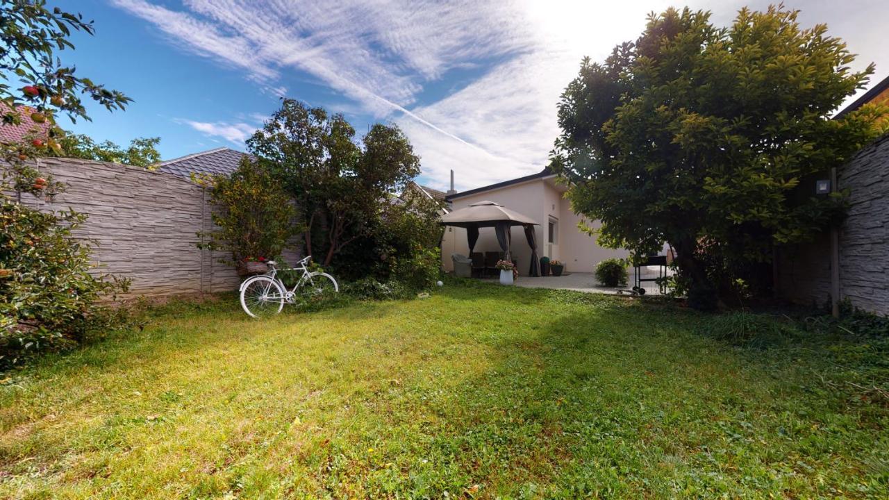 Alia House With Garden In Piestany Villa Dış mekan fotoğraf