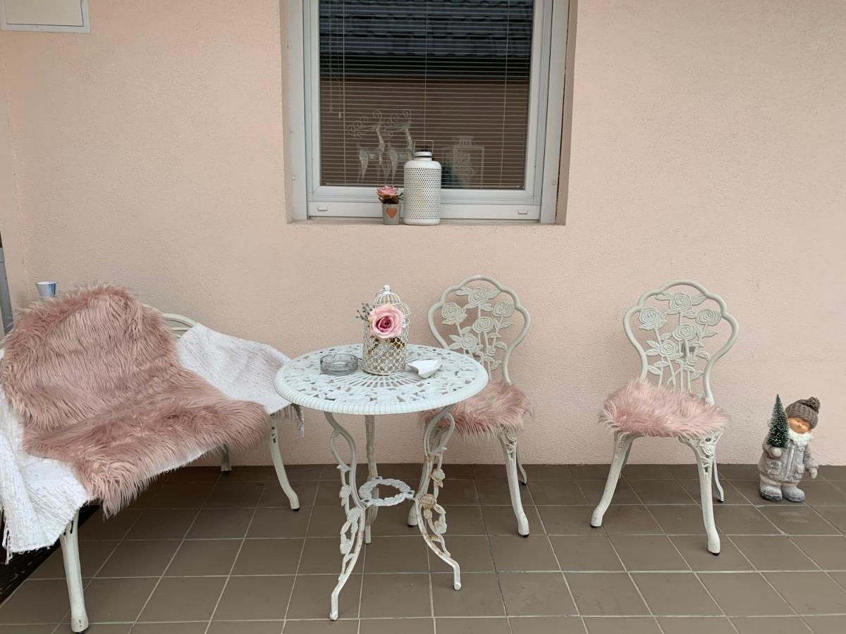 Alia House With Garden In Piestany Villa Dış mekan fotoğraf
